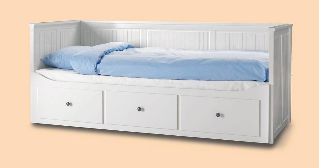 Łóżko Hemnes – idealne do pokoju gościnnego