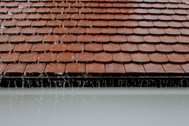 Jak się przygotować do hydroizolacji dachu?