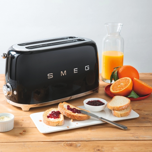 Który toster SMEG wybrać – na dwie czy na cztery kromki?