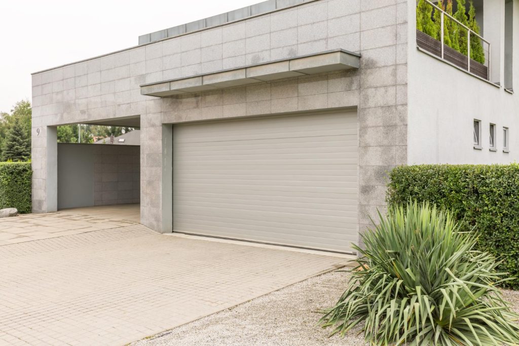Jak dbać o bramę garażową, żeby była dłużej w dobrym stanie?