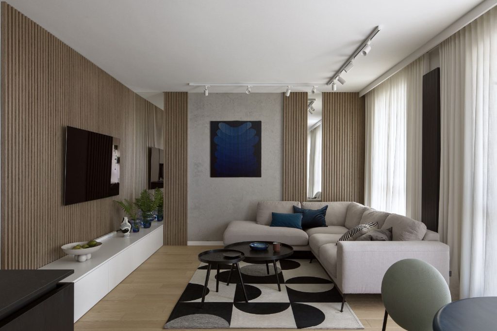 Mieszkanie inspirowane kobaltem z obrazów Matisse’a