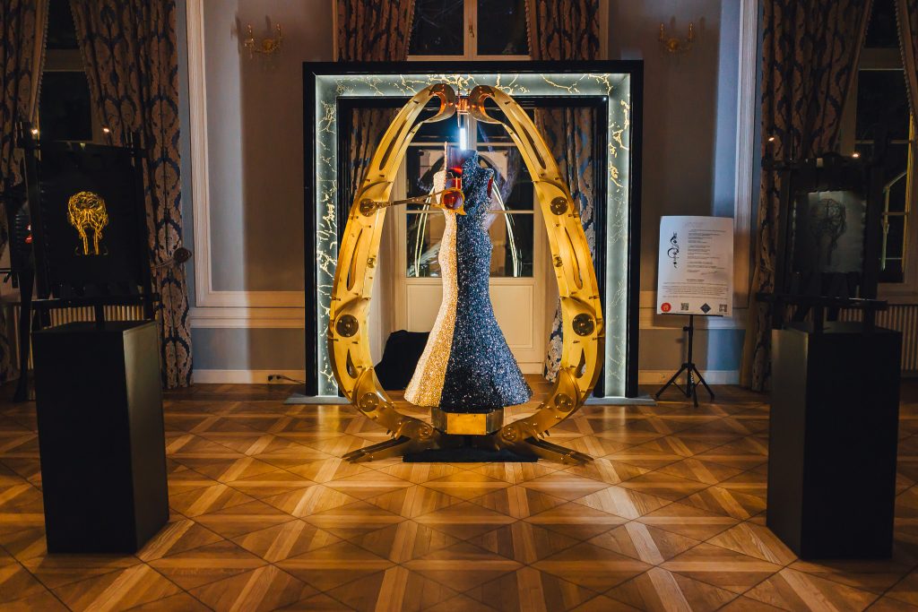 Rewolucja sztuki haute couture w Hotelu Bellotto: Alicja Stańska odsłania świat haftu na wystawie unikatowych dzieł